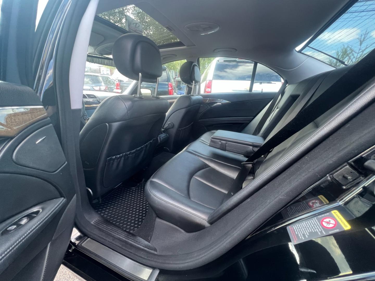 2008 BLACK /Black Leather Mercedes-Benz E-Class E350 Luxury (WDBUF87X48B) with an 3.5L V6 DOHC 24V engine, located at 1018 Brunswick Ave, Trenton, NJ, 08638, (609) 989-0900, 40.240086, -74.748085 - WoW! This Mercedes E-Class is a Black Beauty!! Just Serviced and Detailed and ready for the next driver who will appreciate this vehicle! A real nice Mercedes E 350 4-matic. Financing available - Photo#20